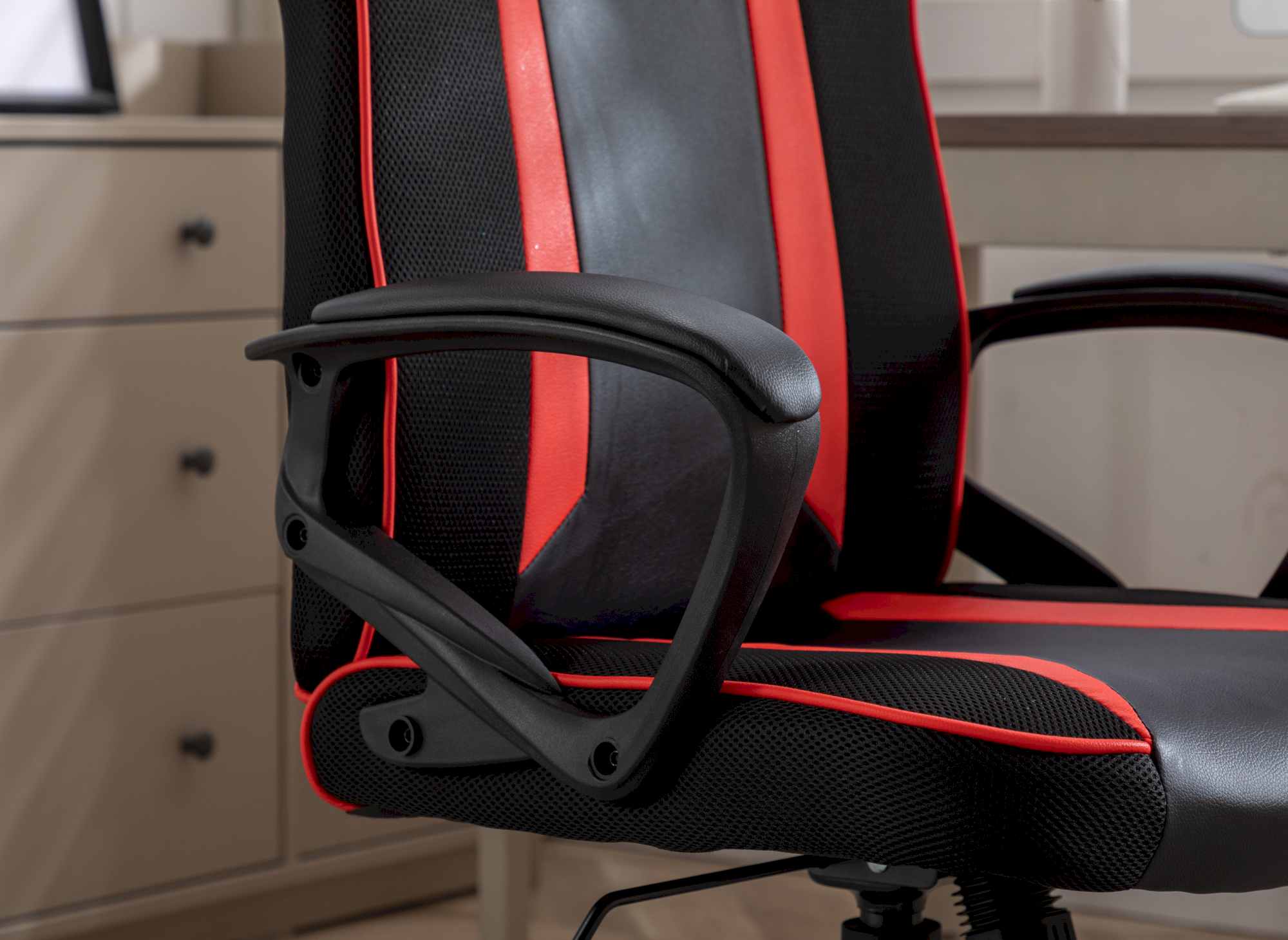 Le fauteuil de gamer COLORIS NOIR/ROUGE