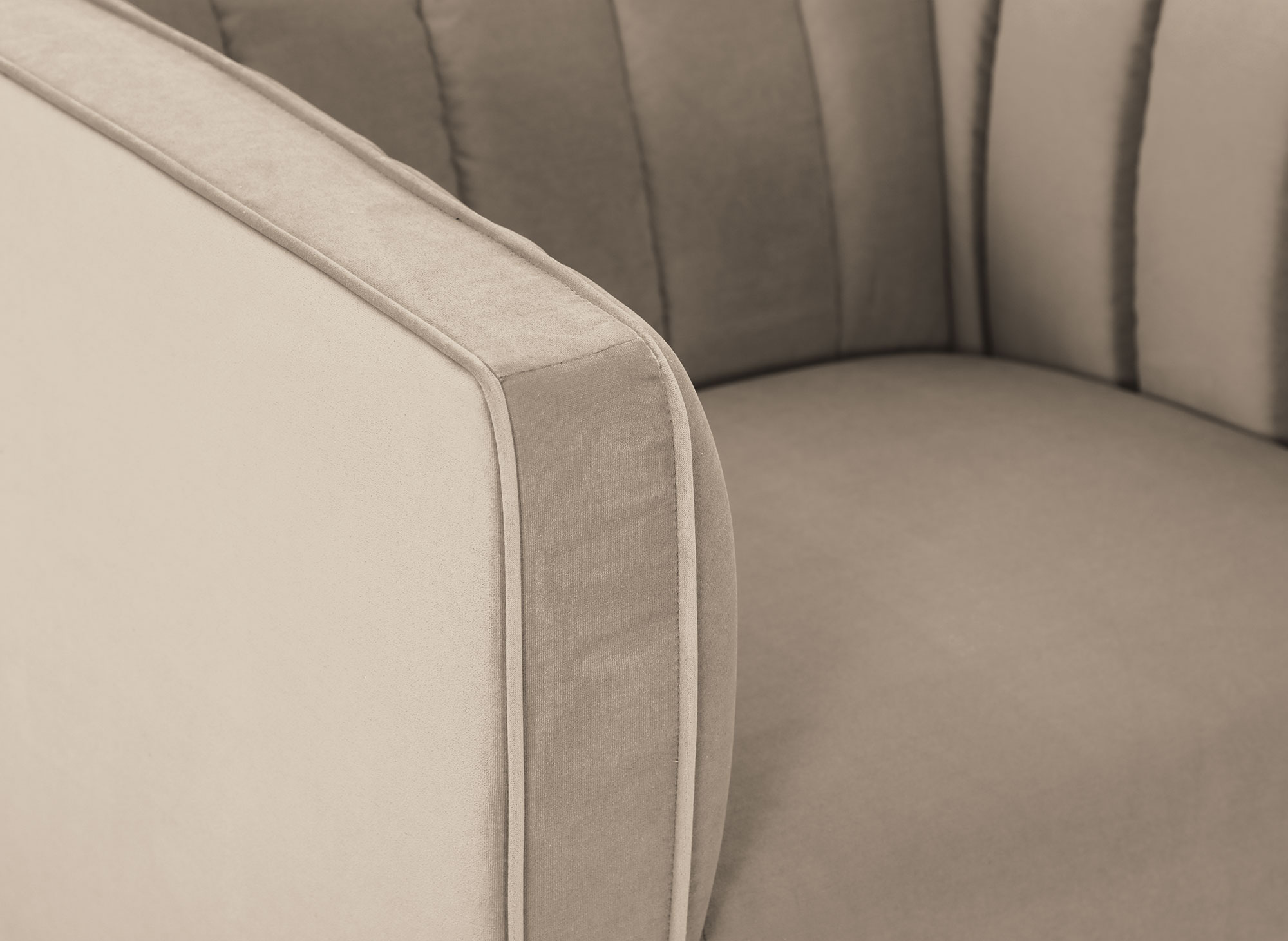 Fauteuil moderne en velours beige pieds doré ROBY