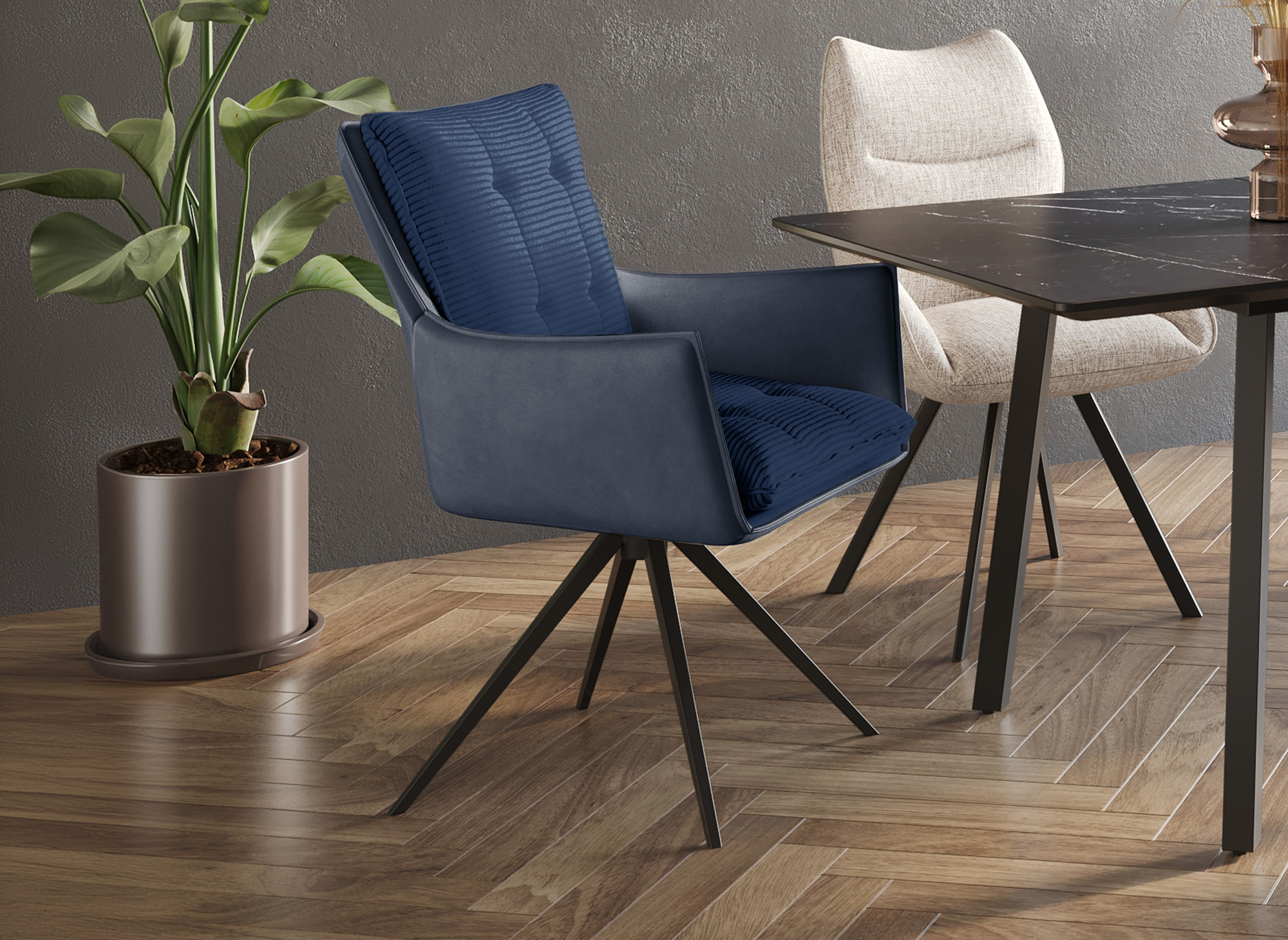 Chaise pivotante avec accoudoirs en velours bleu NOALIE