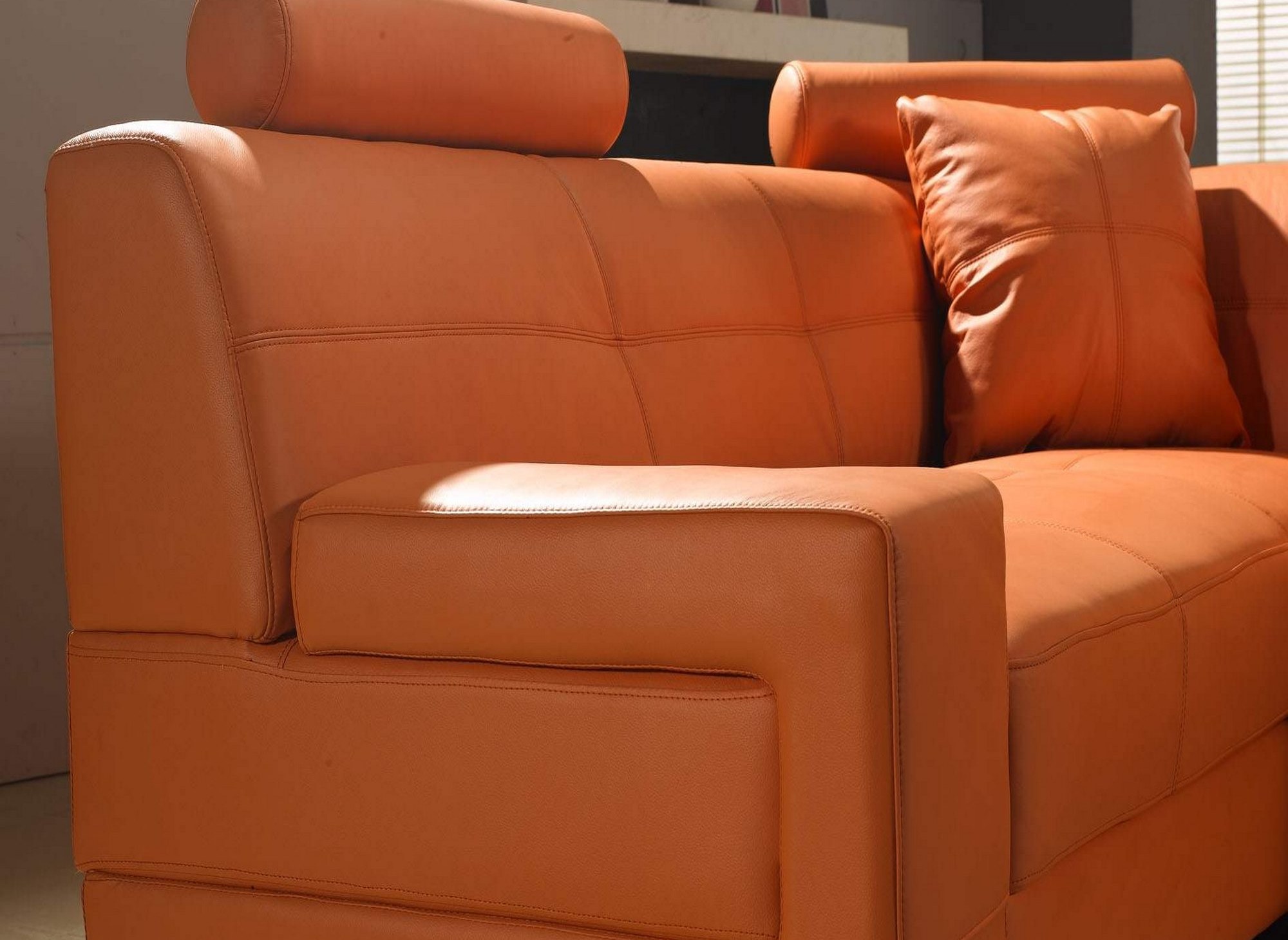 DECO IN PARIS - Canape d angle capitonne cuir orange ...